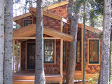 A Hideaway for All Ages Perched Among the Trees in Maine (10 photos)