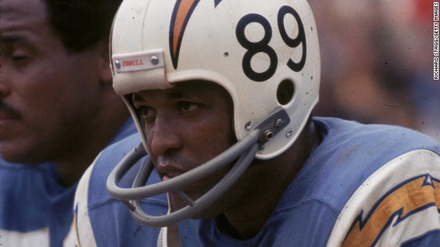 Pro Football Hall of Famer John Mackey suffered from dementia for years before dying at the age of 69.