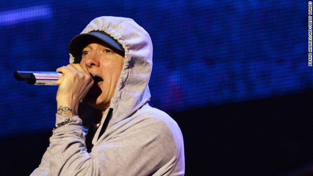 Rapper Eminem did not die in a crash, as has been falsely reported more than once, nor was he <a href='http://ift.tt/1htWKng' target='_blank'>almost stabbed to death in New York</a>, according to a story that made the rounds in May 2013. 
