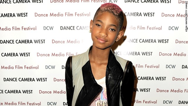 Willow Smith became just as famous as her parents, Will and Jada Pinkett Smith, <a href='http://ift.tt/1kCwhcc'>with her single "Whip My Hair."</a> But the teen star was soon experimenting with a different -- and much shorter -- style. When she got a buzz cut in 2012, <a href='http://ift.tt/1dIJnMN' target='_blank'>her mom was a supporter</a>: "Willow cut her hair because her beauty, her value, her worth is not measured by the length of her hair."