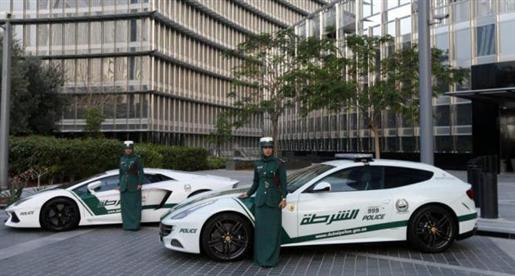 فيديو : جولة خيالية داخل أسرع سيارة شرطة فى العالم فى دبى