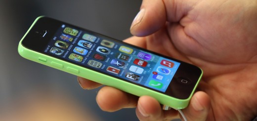 Apple Begins Selling iPhone 5 S/C In Berlin