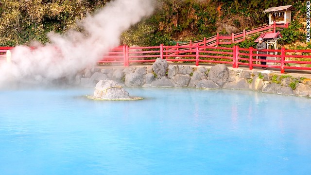 Kamado-Jigoku features six boiling ponds, ranging in color and temperatures, with some hitting 100 C.
