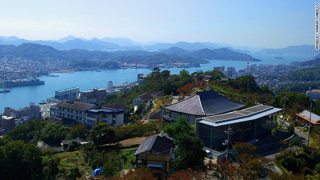 The town of Onomichi, viewed from Senkoji Park. 