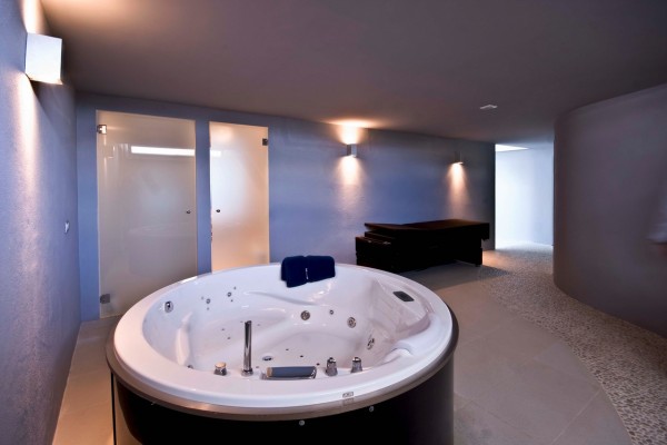Down on the basement level, a Spa and Wellness area comes complete with a sauna, Turkish bath, and Jacuzzi.
