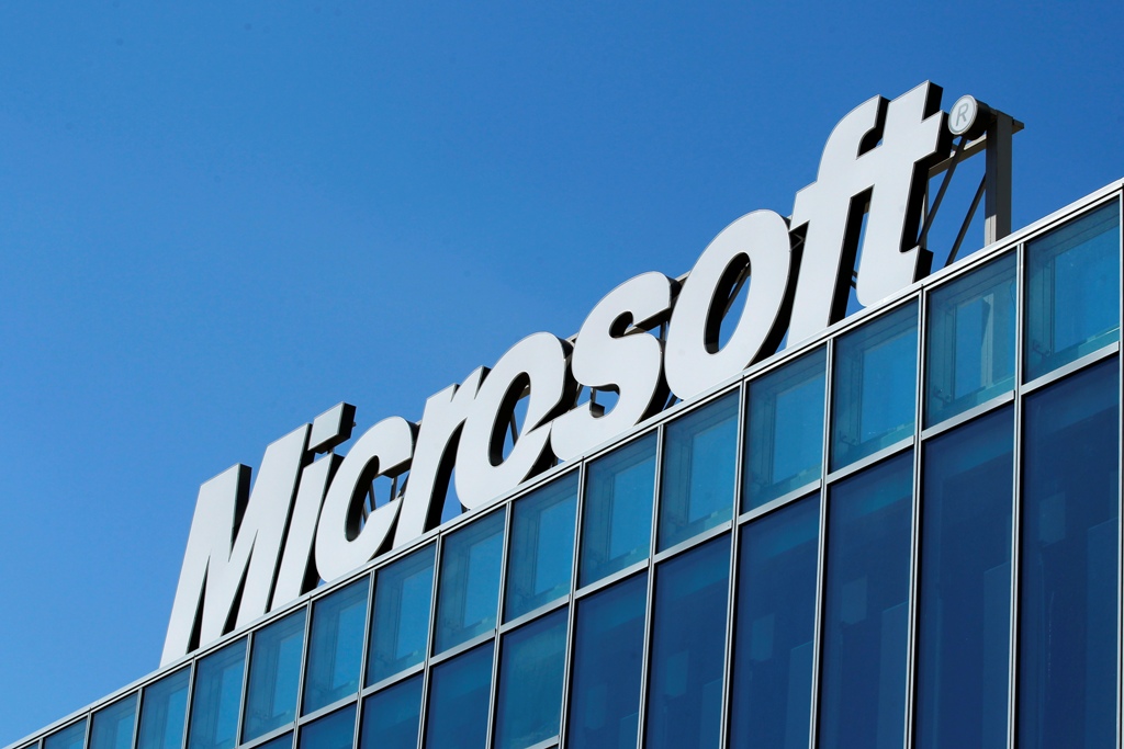 Former Microsoft Staffer Charged with Leaking Trade Secrets to French Blogger
