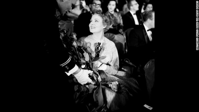 Shirley Booth wins the best actress Oscar for "Come Back, Little Sheba" in 1953.