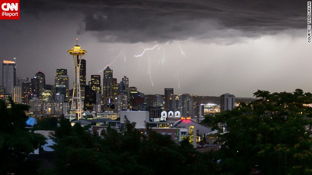 A lightning storm provides a dramatic backdrop for Seattle's <a href='http://ift.tt/1hGmxYk'>unique skyline</a>. 