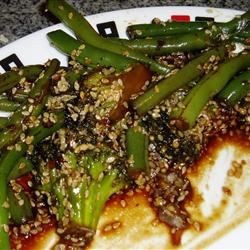 Garlicky, Spicy and Sesamey Green Beans