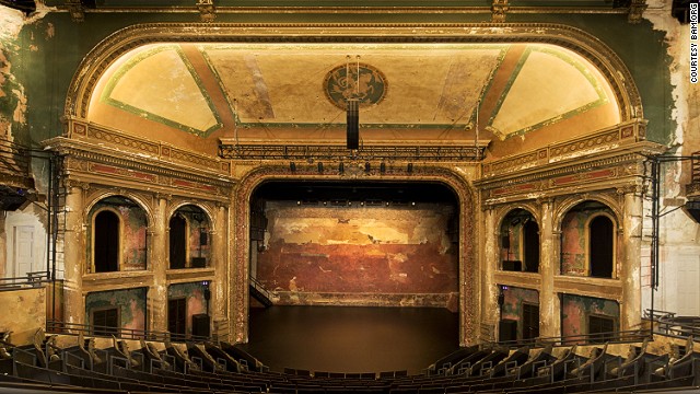 The BAM (Brooklyn Academy of Arts) Harvey Theater opened as a venue for plays, shows and musicals before being converted into a cinema in 1942, then back into a theater in 1987. 