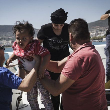 Greece has taken 200,000 migrants this year, minister says