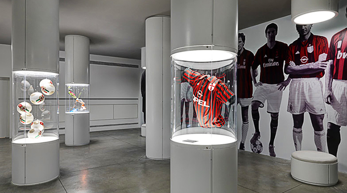 Красное и черное: новая штаб-квартира футбольного клуба "Милан"