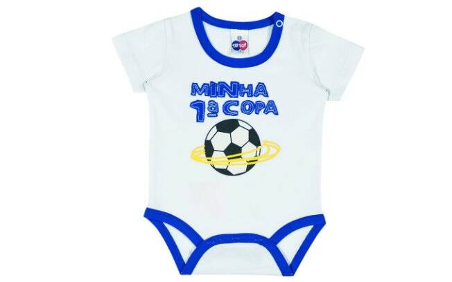 Macacão para a primeira Copa do Mundo do bebê. De TIP TOP