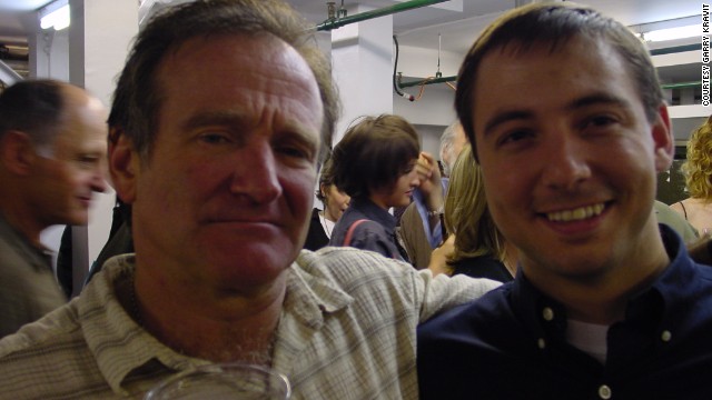 After being diagnosed with a rare form of cancer, <a href='http://ift.tt/Vj7RKG'>David Buist</a>, pictured here in 2004, connected with Williams through his uncle, getting occasional calls from the actor while in treatment. "You can't get a better laugh than a Robin Williams laugh," he said.