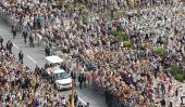 COREA DEL SUR. El Papa, ante una multitud (AP).