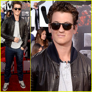 Miles Teller is Super Cool in Shades on the MTV Movie Awards 2014 Red Carpet