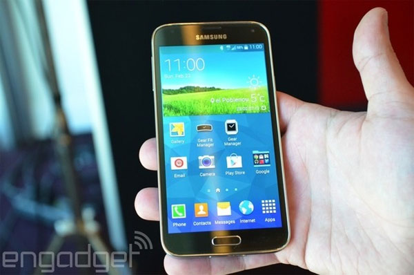 Loạt khiếm khuyết cản bước vinh quang của Galaxy S5