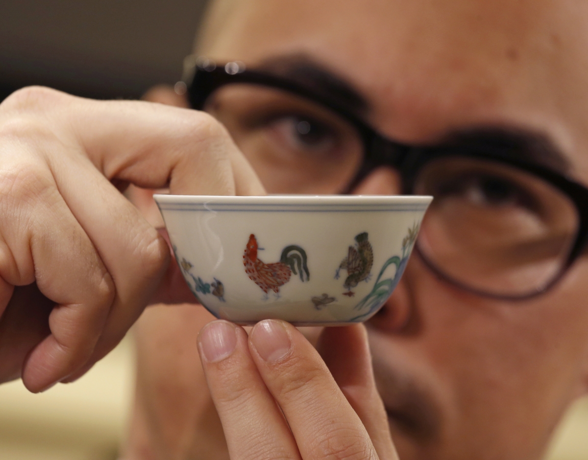 Chicken cup fetches record China art price