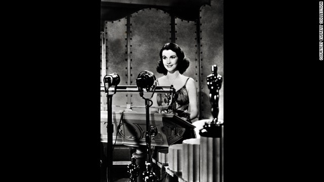 Vivien Leigh accepts her Oscar in 1940 for her performance in "Gone With the Wind."