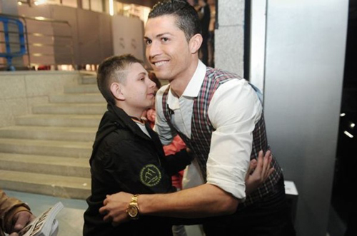 Kì diệu: Bàn thắng của Ronaldo cứu sống cậu bé hôn mê 3 tháng