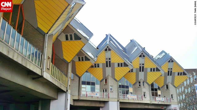 The Cube Houses in Rotterdam and Helmond in the Netherlands were designed to open up space on the floor by creating living spaces up on the roof. <a href='http://ift.tt/1rk8O3N'>Thai Dang </a>was intrigued to learn that people live inside these geometric homes.