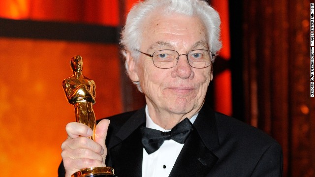 Gordon Willis holds an honorary Oscar received at the 2009 Governors Ball.