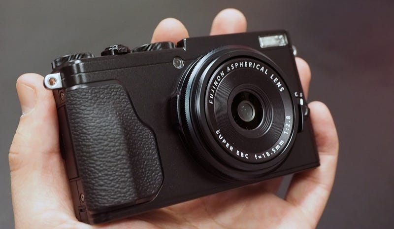 Fujifilm's X70 Is the Palm-Sized, Retro-Styled Camera We've Been Waiting For