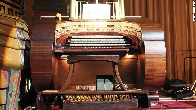 The Wurlitzer was installed when the cinema opened in the 1921. It was replaced by a larger "six rank" organ two years later, which was expanded to "10 ranks" by German firm Strunk in 1940.