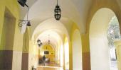 Galerías de arcos y antiguos muros que atesoran buena parte de la historia de Córdoba y del país.