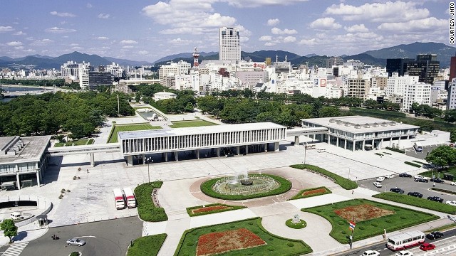 Visits by foreign tourists to the Hiroshima Peace Memorial Museum hit a record high of 200,086 in 2013.