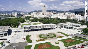 Visits to the Hiroshima Peace Memorial Museum by foreign tourists hit a record high of 200,086 in 2013.