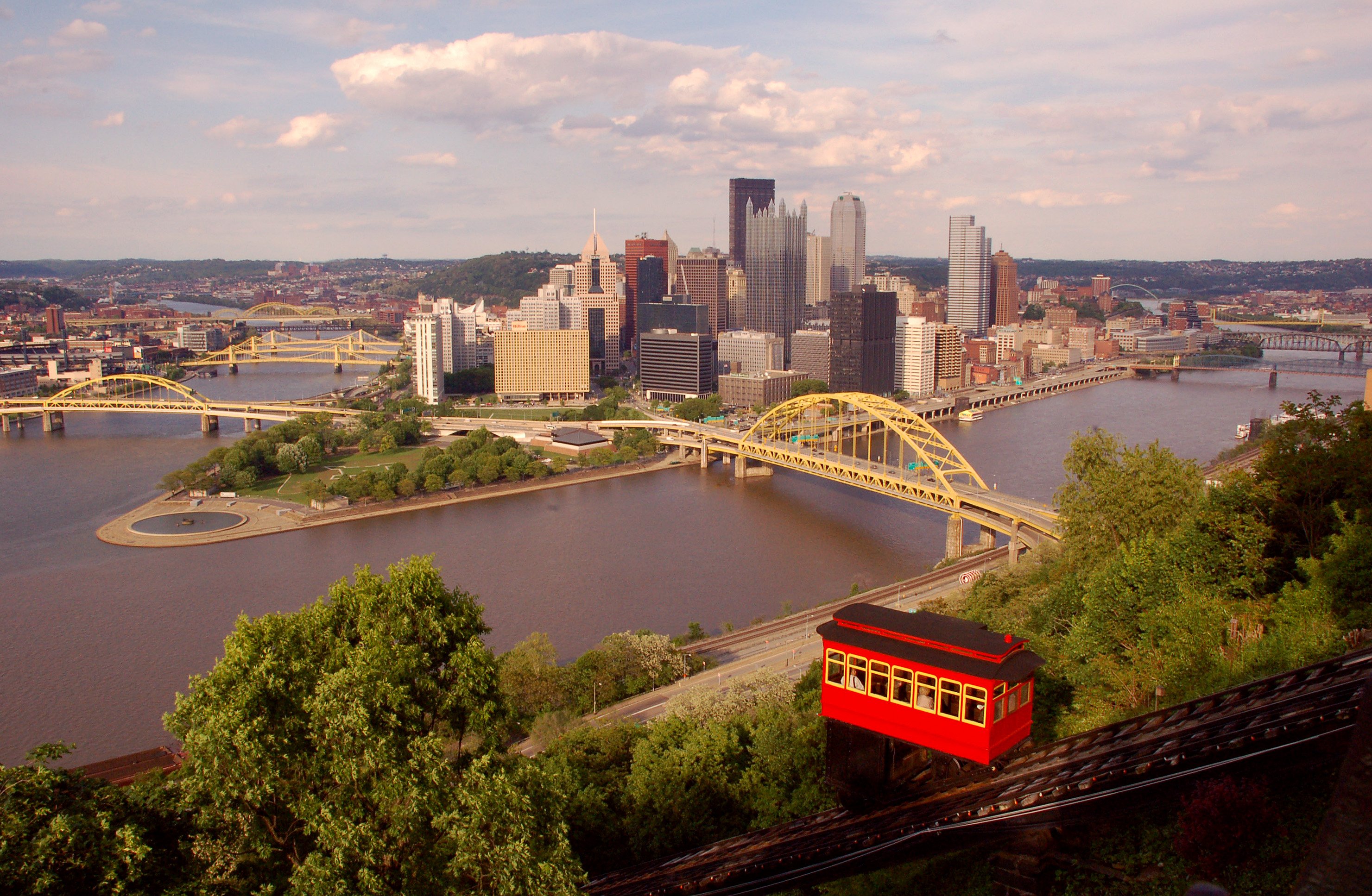 Pittsburgh_view-from-incline_sm
