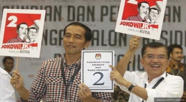 Debat Final, Jokowi-JK Tak Kompak Kenakan Pakaian