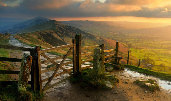 Top ten things to see in Derbyshire's Peak District... whatever the weather!