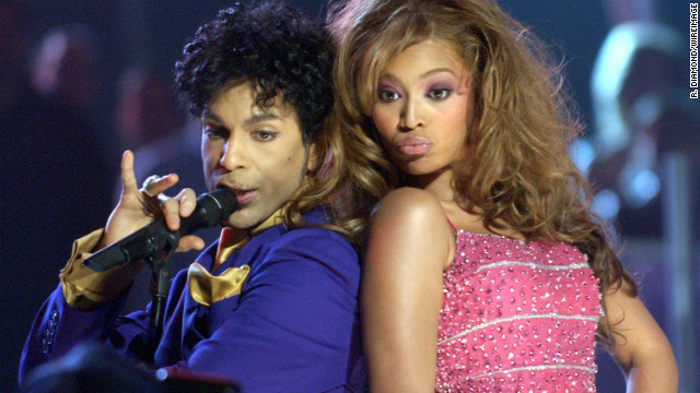 At the 46th Grammy Awards Show in February 2004, she joined Prince on stage to perform a medley of his hits. She left the ceremony with five Grammys in hand. 