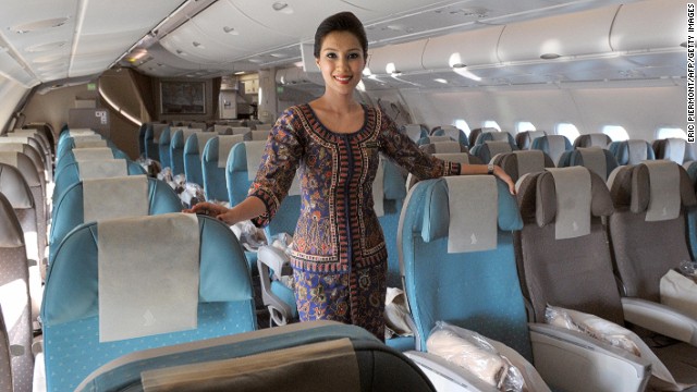 Both readers and experts chose Singapore Airlines for economy class catering. Malaysian dish nasi lemak, an aromatic rice dish fragrant with coconut milk and freshly baked naan on Indian flights was recommended.