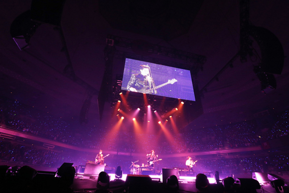 CNBLUE、初の単独武道館ライブ開催で2万6千人を動員「ステージが僕たちの居場所」