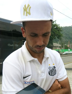 Thiago Ribeiro, atacante do Santos (Foto: Lincoln Chaves)