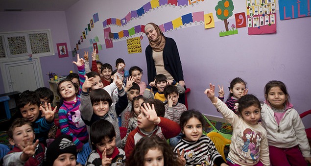 Turki Berikan Fasilitas Pendidikan Gratis Untuk Anak-anak Pengungsi Suriah