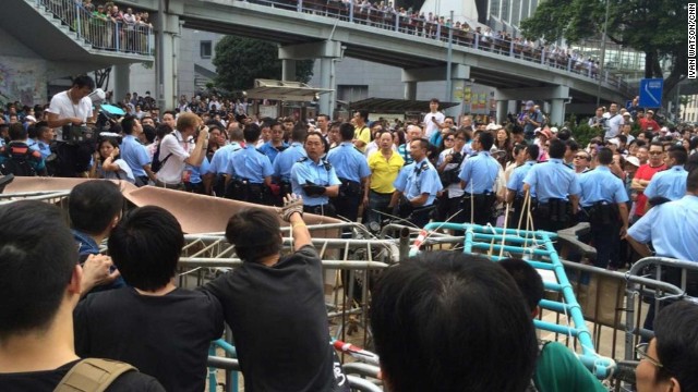 The anti-Occupy campaigners were trying to pull down barricades. They were heard shouting at the protesters that they were damaging their livelihoods, October 13.