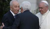 Un intento. Shimon Peres y Mahmud Abbas se encontraron para rezar en el Vaticano. Fue un gesto de buena voluntad (AP). 