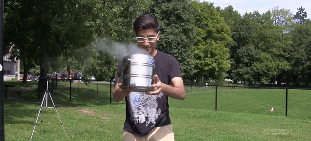 Chemist uses liquid nitrogen instead of ice in ALS bucket challenge
