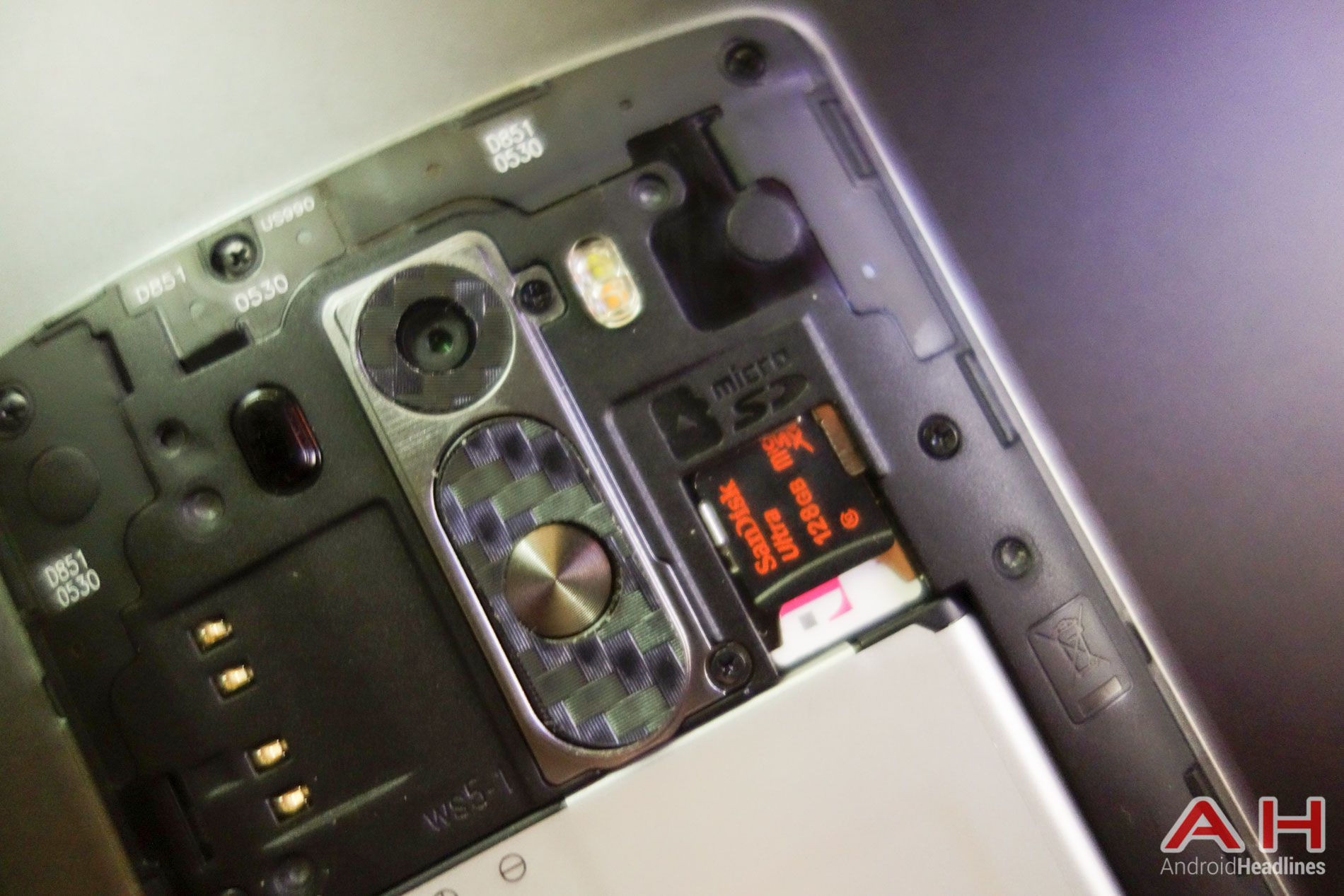 LG-G3-SD-Card-Removal-AH-1