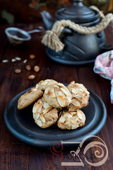 Buckwheat biscuits with almonds