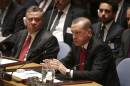 El presidente turco, Recep Tayyip Erdogan (dcha) en una reunión de alto nivel del Consejo de Seguridad de la ONU el pasado jueves. EFE