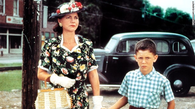 Sally Field plays Forrest's loving and practical mother, Mrs. Gump. 
