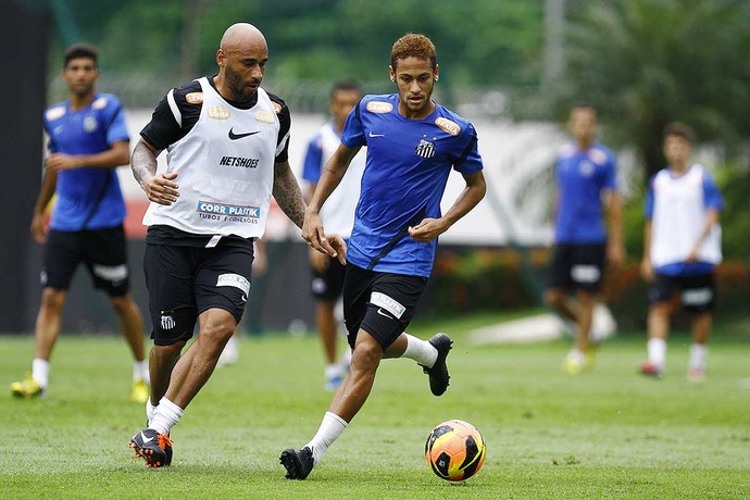 Edinho, Neymar (Foto: Ricardo Saibun / Divulgação Santos FC)