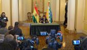 En el Palacio. Evo Morales y la rueda de prensa del día después (AP).