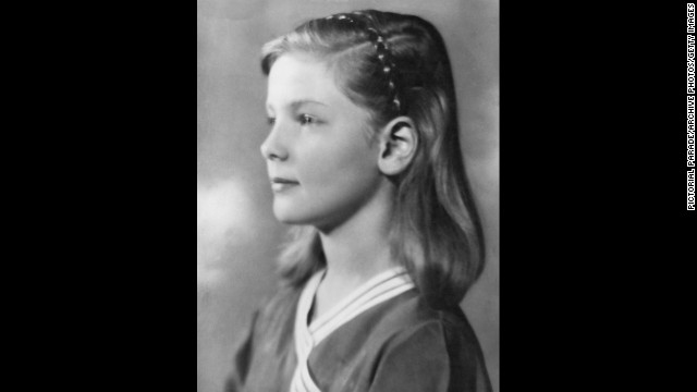 Bacall at age 10 in 1934, in her first professional portrait. 