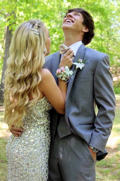 prom picture, love the dress and the hair
